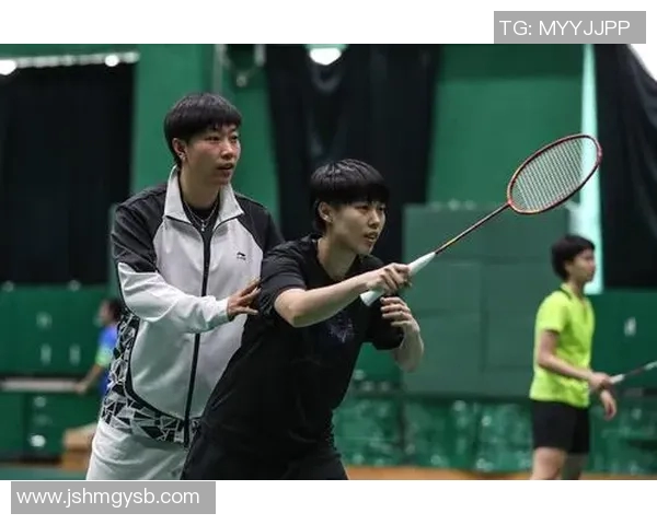 成都羽毛球队阵地战体系解析与战术运用探讨