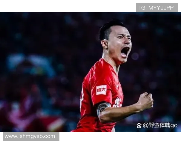 足球明星思朗的职业生涯与成就揭秘及其对足球的影响分析 足球明星思朗的职业生涯与成就揭秘及其对足球的影响分析